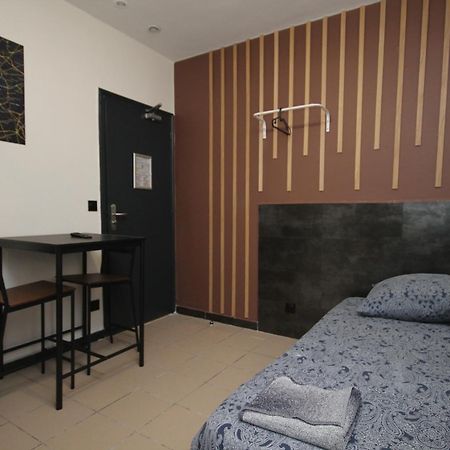 09 - Chambre Proche Paris Et Transports Avec Tv Wifi Saint-Denis  Ngoại thất bức ảnh